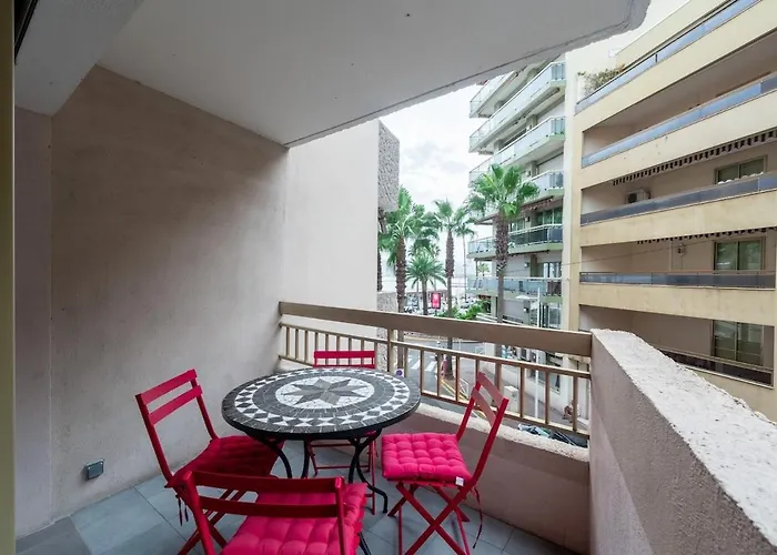 One-bedroom In Juan-les-pins