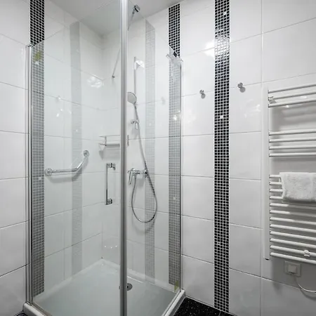 One-bedroom In Juan-les-pins Апартаменты *