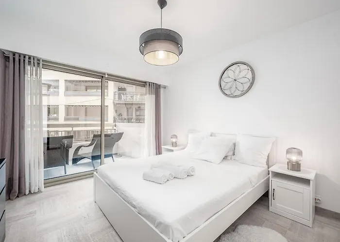 One-bedroom In Juan-les-pins Apartmán